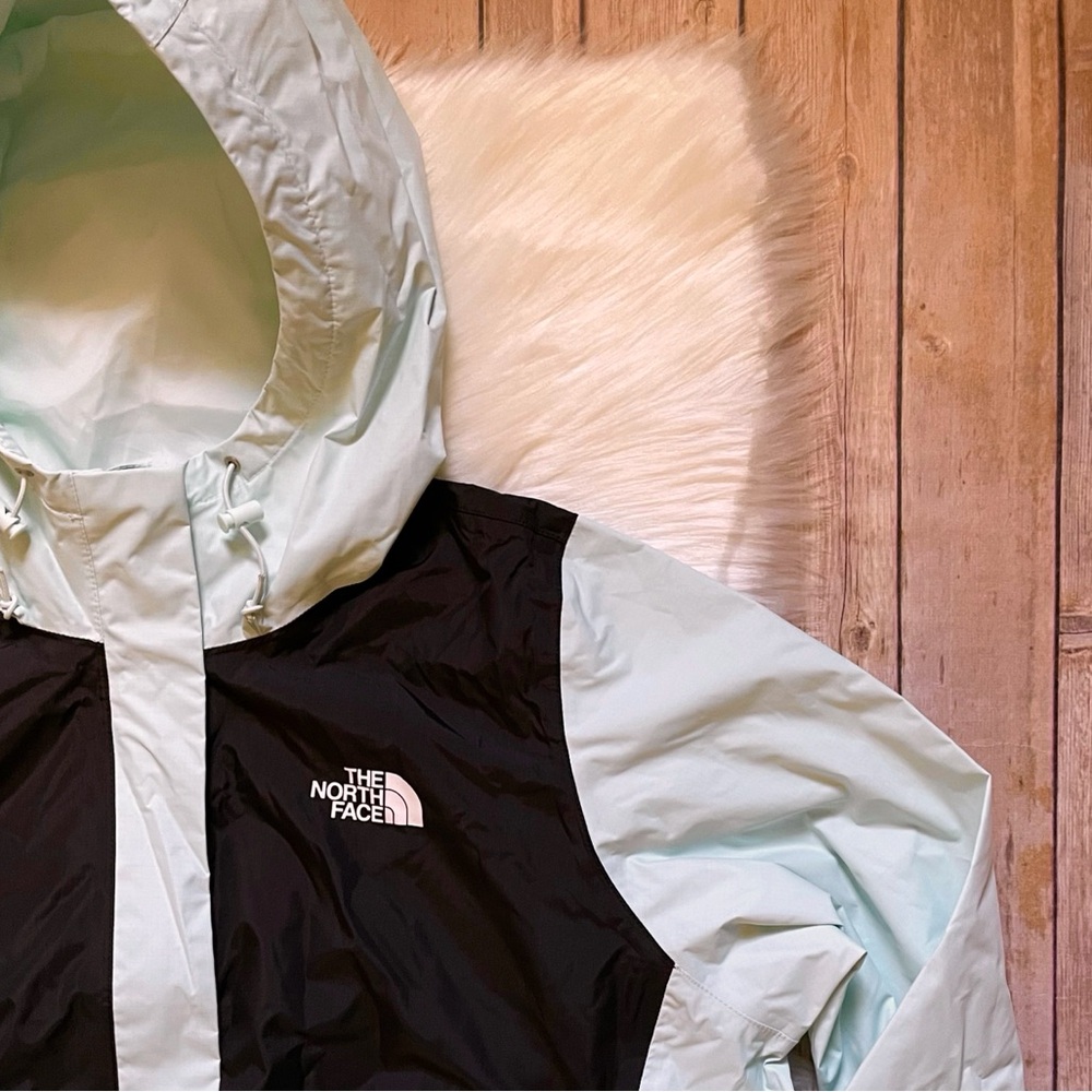 The North Face Women’s Plus Antora Rain Jacket - Picture 3 of 9